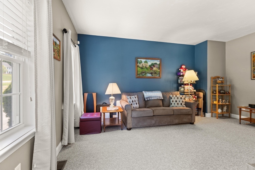 1 Windsor Road Shirley, MA 01464 - Photo 17 of 41