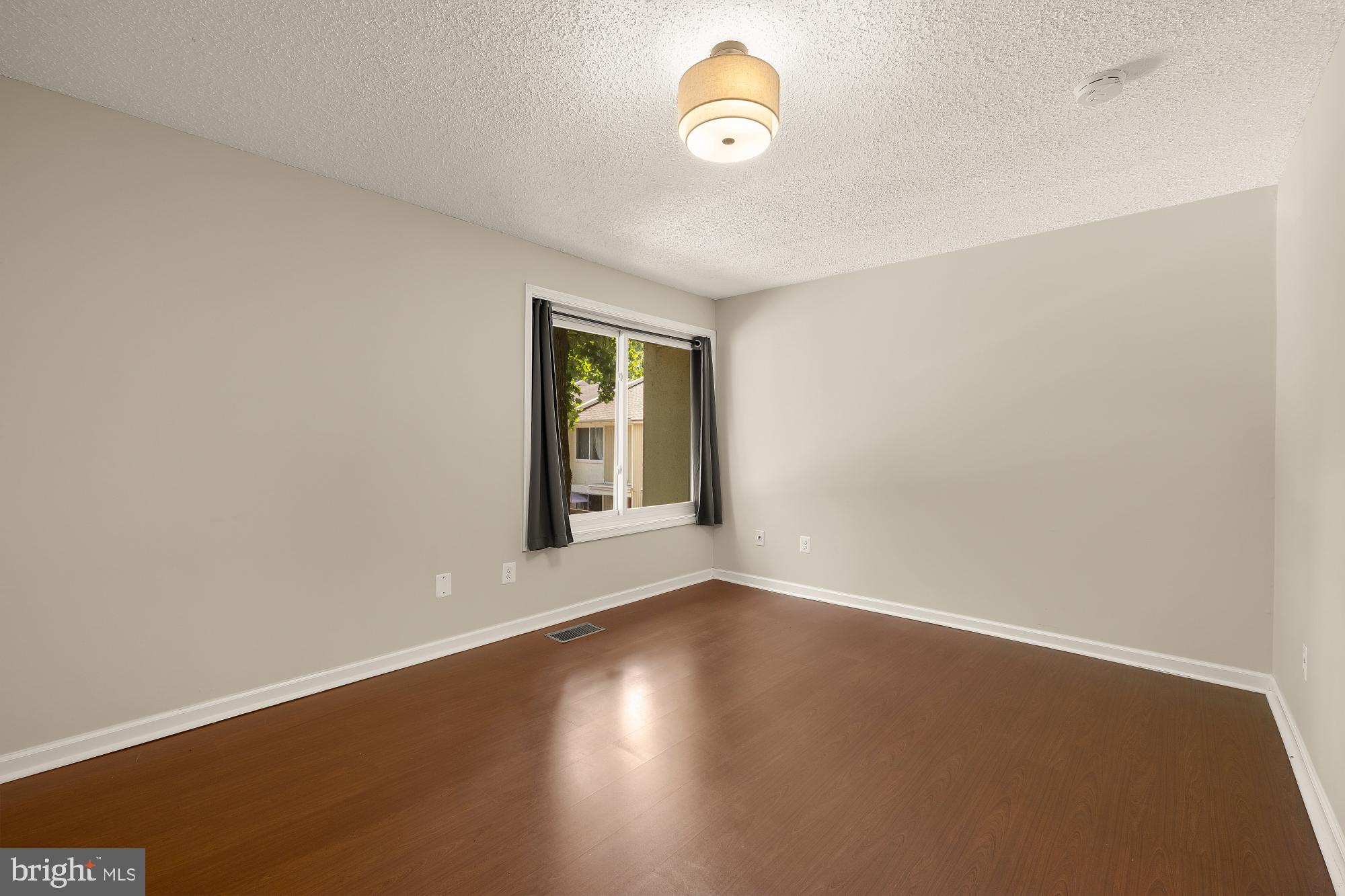 2240 Southgate Square Reston, VA 20191 - Photo 10 of 19