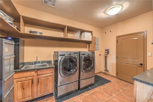 $740,000 | 1122 Thomas Bay Circle, Logandale, NV 89021