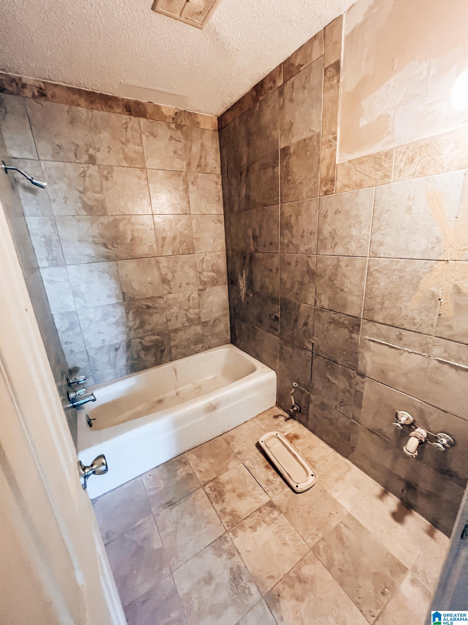 808 28th Terrace Bessemer, AL 35020 - Photo 5 of 9