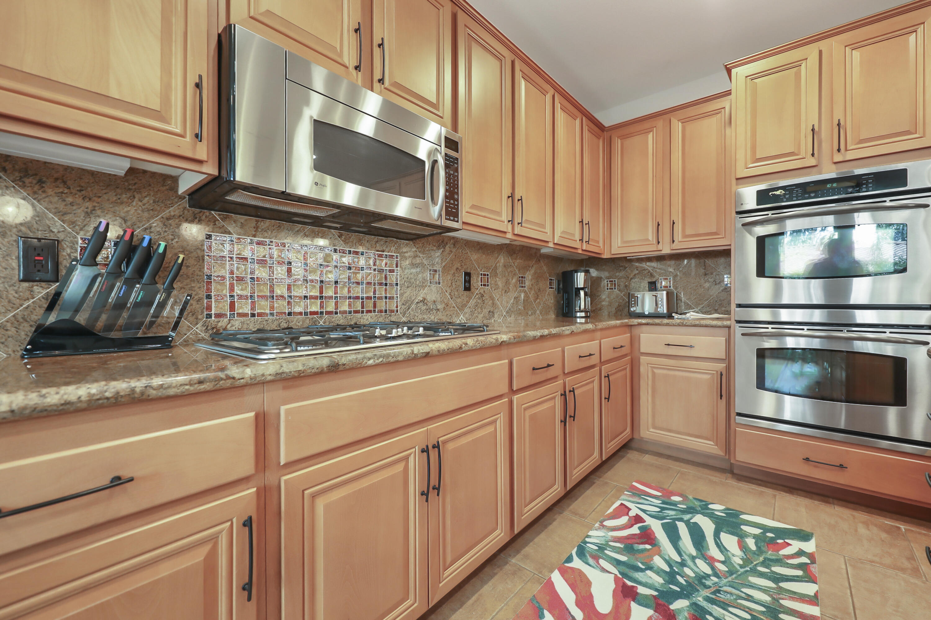 3 Clear Lake Drive Rancho Mirage, CA 92270 - Photo 12 of 47 Kitchen