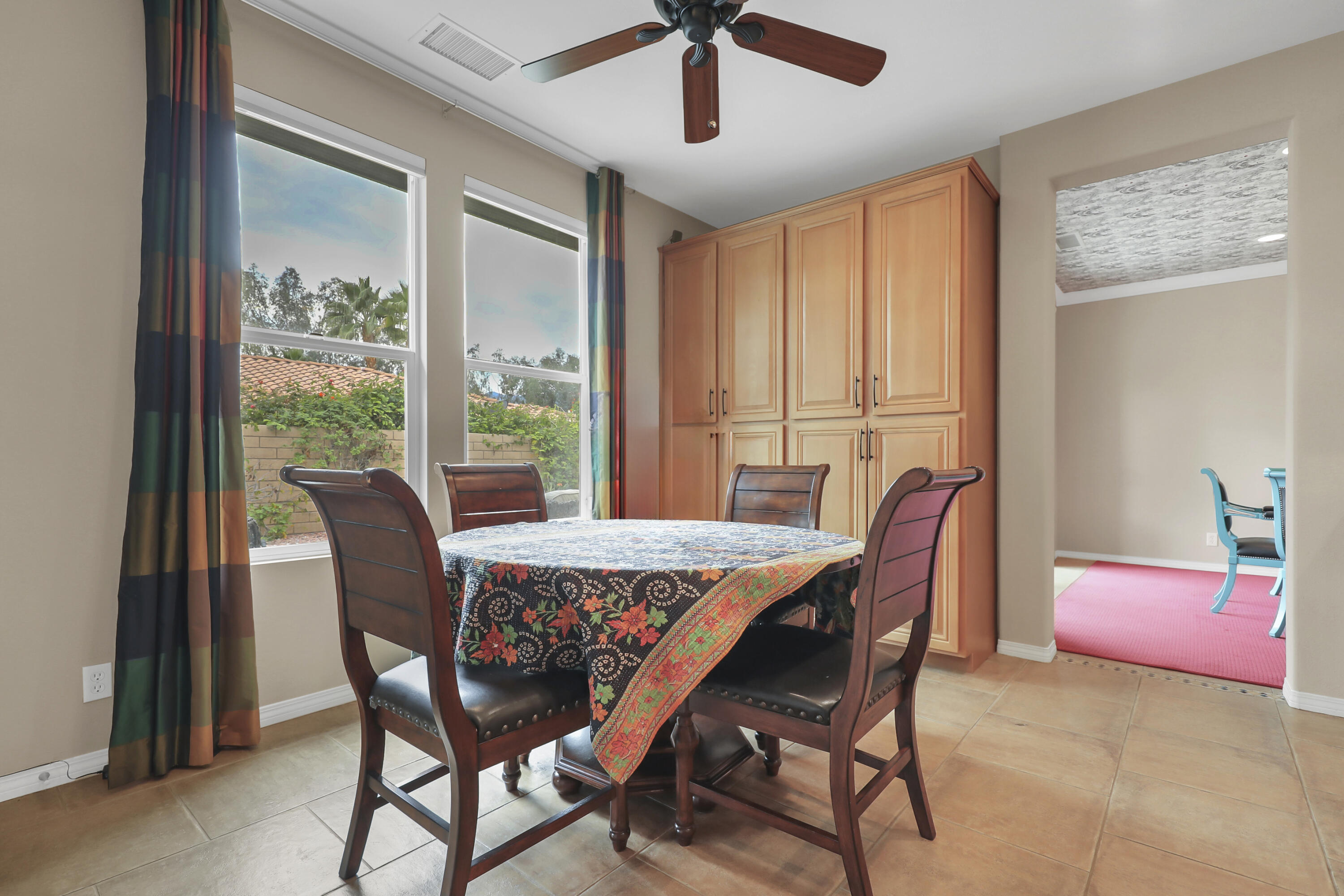 3 Clear Lake Drive Rancho Mirage, CA 92270 - Photo 14 of 47 Casual dining area