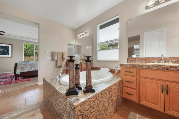 $950,000 | 3 Clear Lake Drive, Rancho Mirage, CA 92270