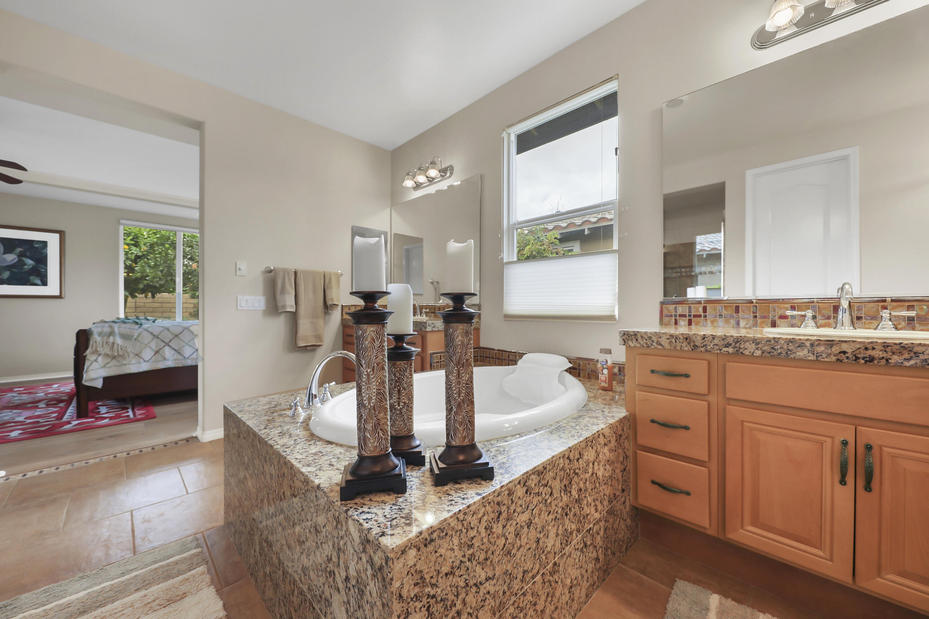 3 Clear Lake Drive Rancho Mirage, CA 92270 - Photo 22 of 47 Primary bathroom