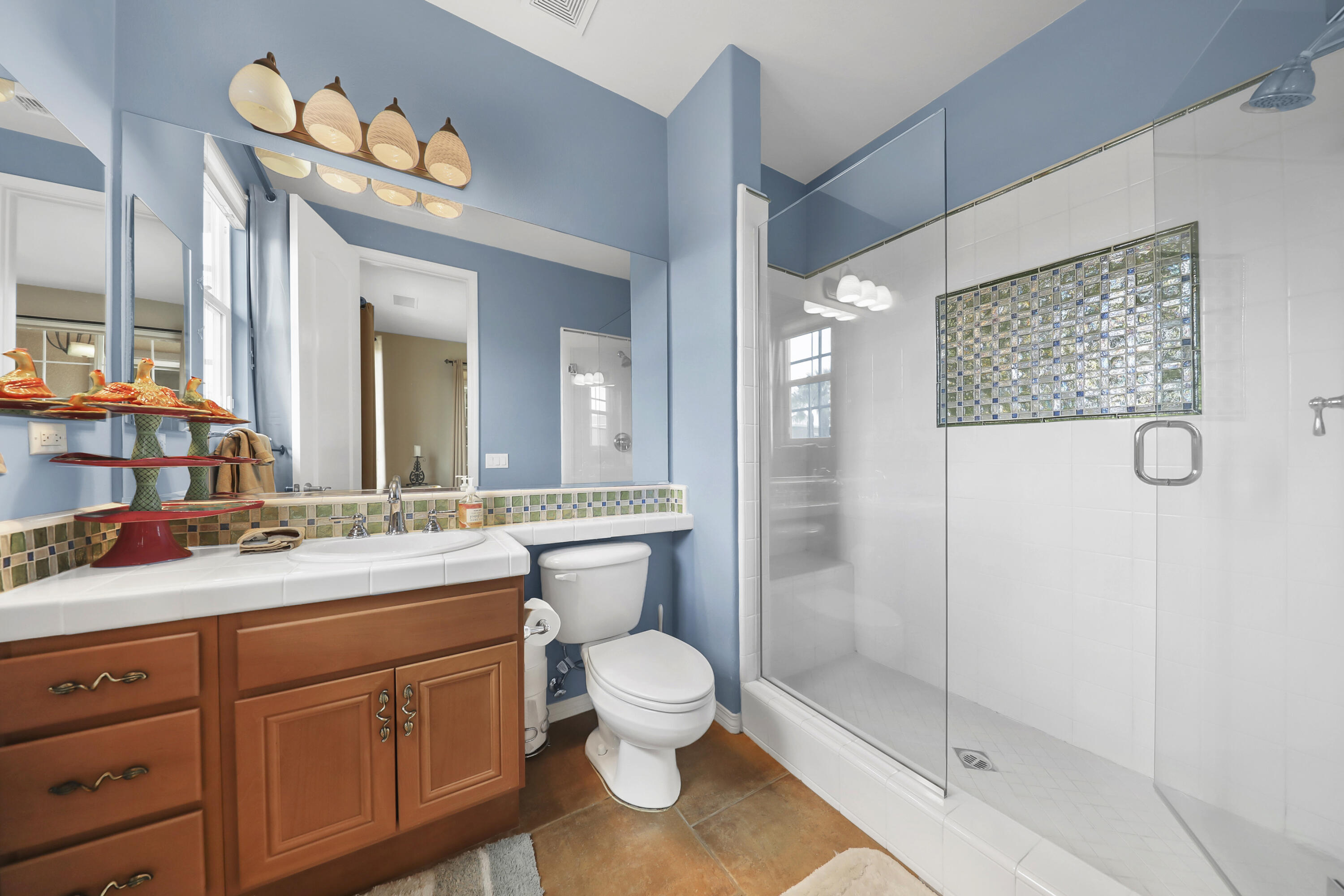 3 Clear Lake Drive Rancho Mirage, CA 92270 - Photo 29 of 47 Guest bathroom with ensuite