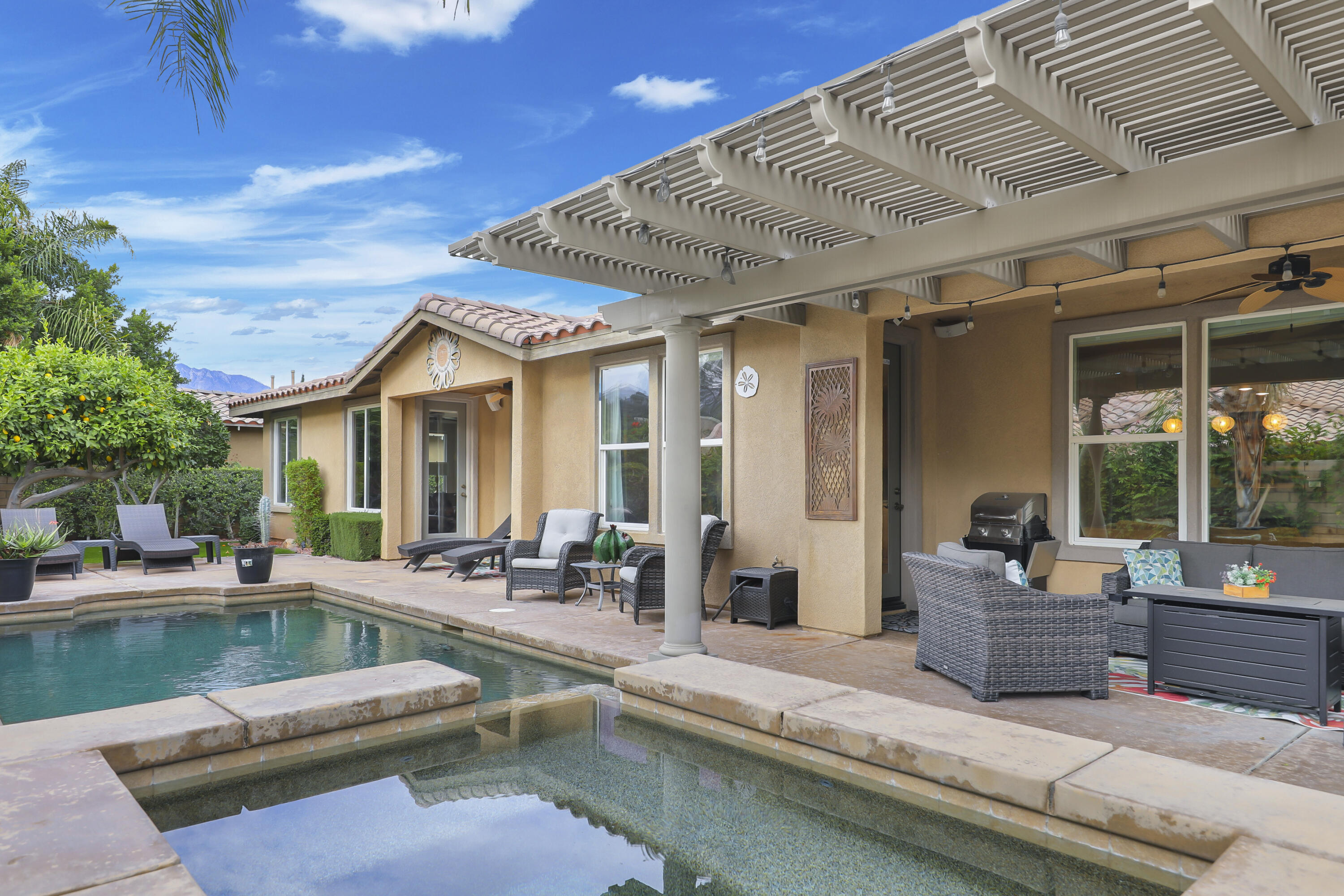 3 Clear Lake Drive Rancho Mirage, CA 92270 - Photo 31 of 47 Covered patio and pool