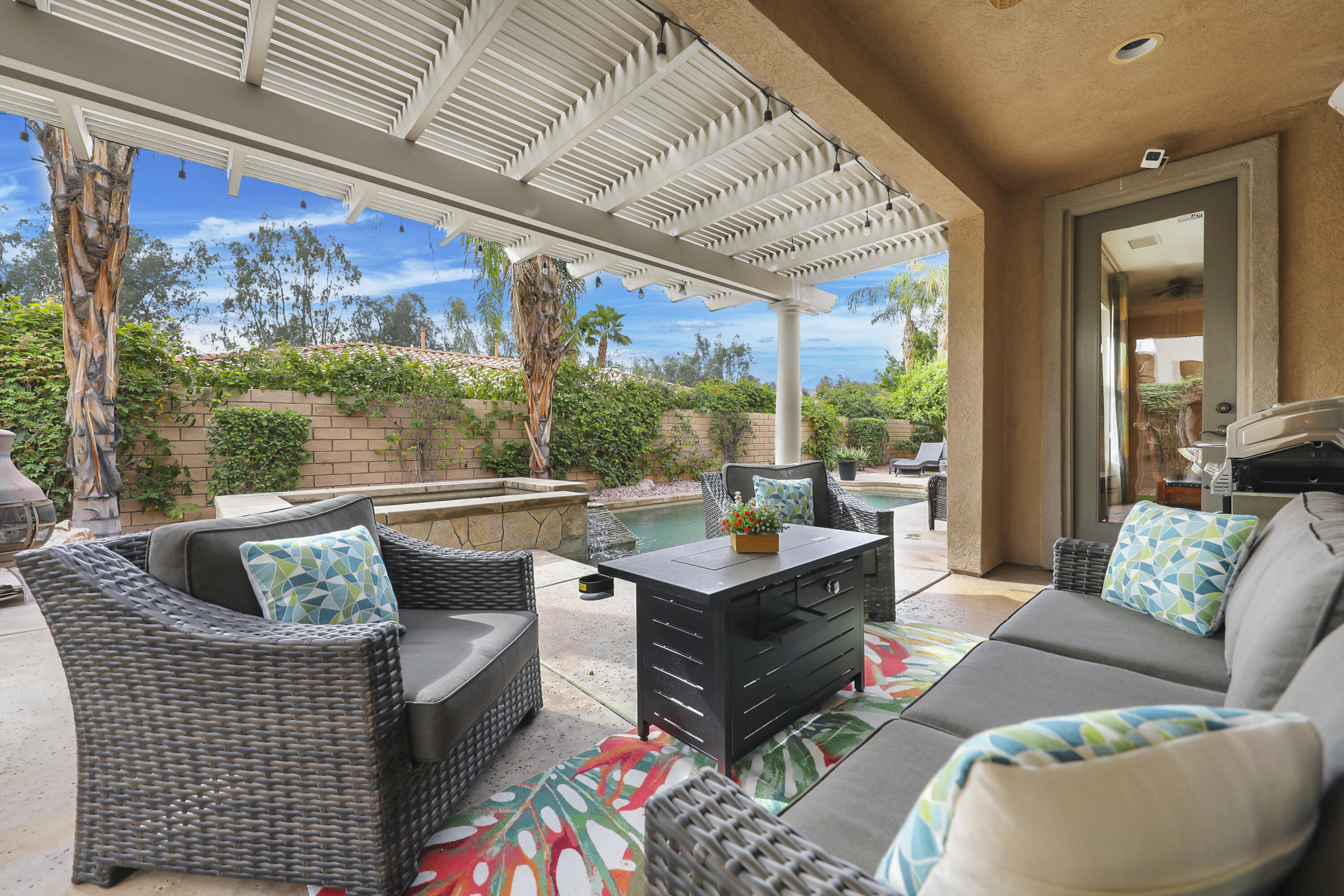 3 Clear Lake Drive Rancho Mirage, CA 92270 - Photo 33 of 47 Covered patio