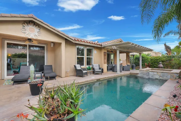 $950,000 | 3 Clear Lake Drive, Rancho Mirage, CA 92270