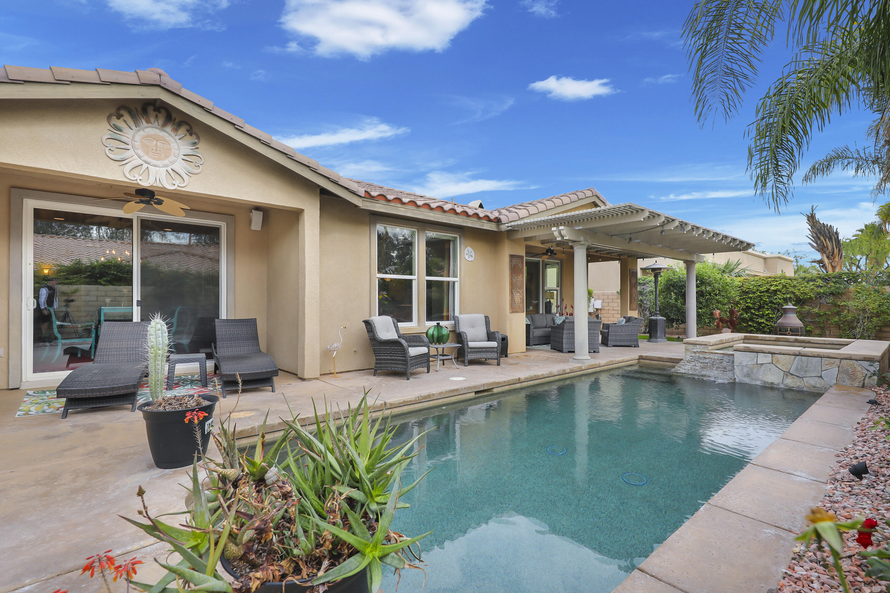 3 Clear Lake Drive Rancho Mirage, CA 92270 - Photo 36 of 47 Pool and spa