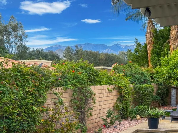 $950,000 | 3 Clear Lake Drive, Rancho Mirage, CA 92270