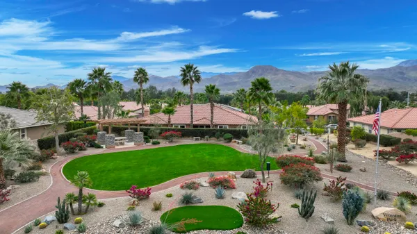 $950,000 | 3 Clear Lake Drive, Rancho Mirage, CA 92270