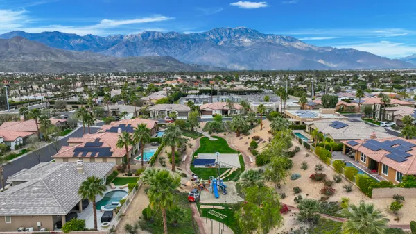 $950,000 | 3 Clear Lake Drive, Rancho Mirage, CA 92270