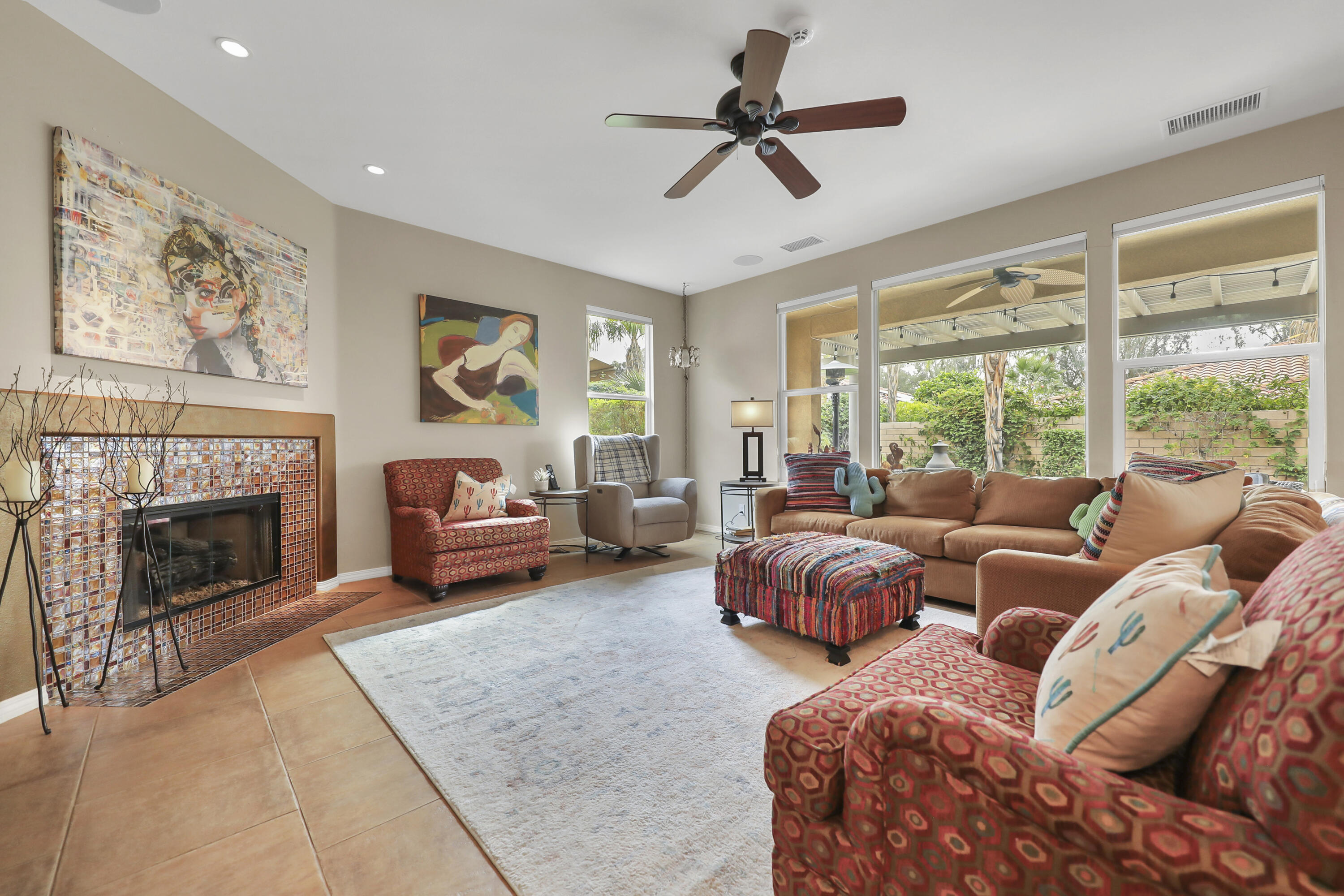 3 Clear Lake Drive Rancho Mirage, CA 92270 - Photo 6 of 47 Living room