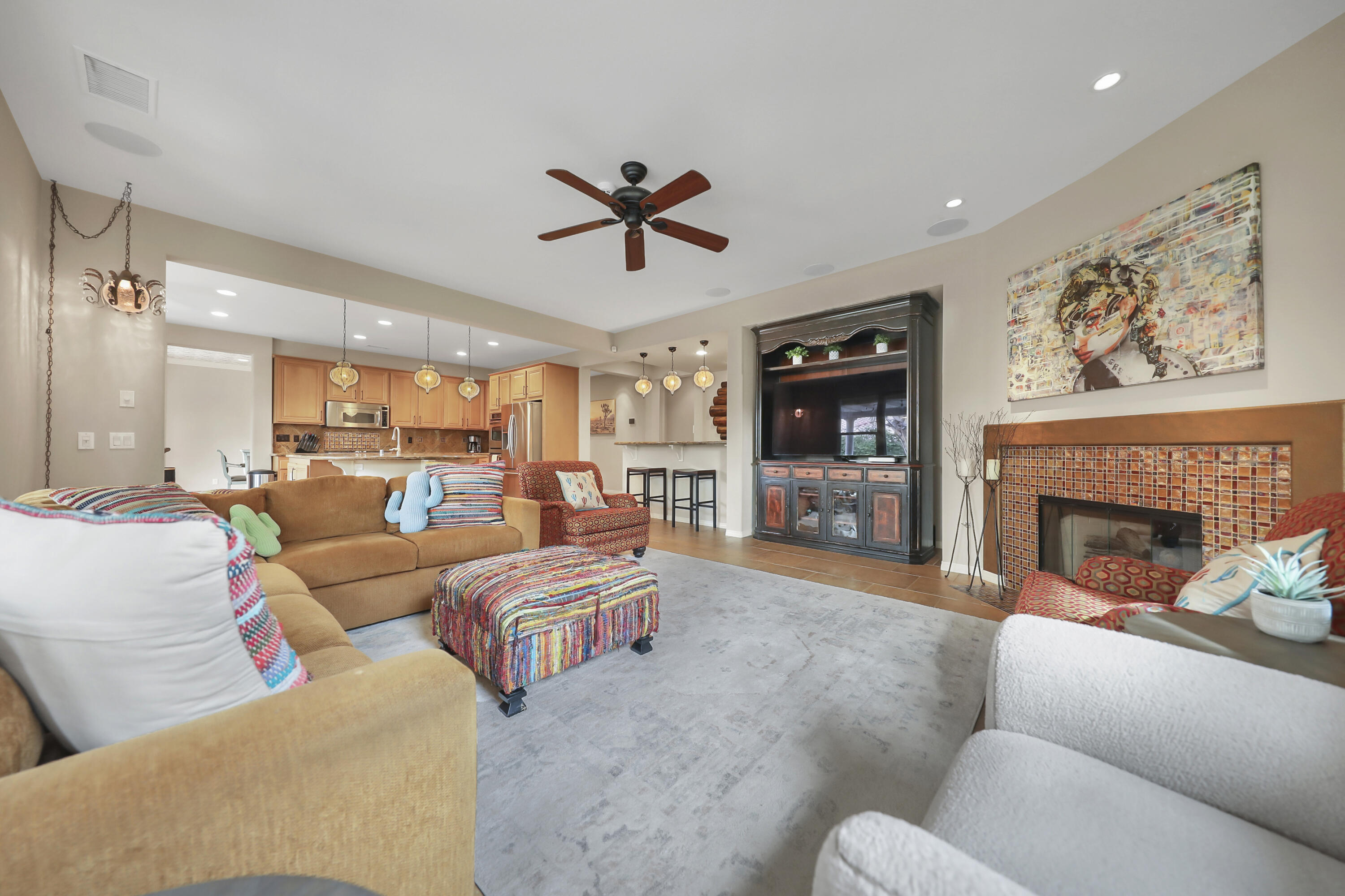 3 Clear Lake Drive Rancho Mirage, CA 92270 - Photo 9 of 47 Living room