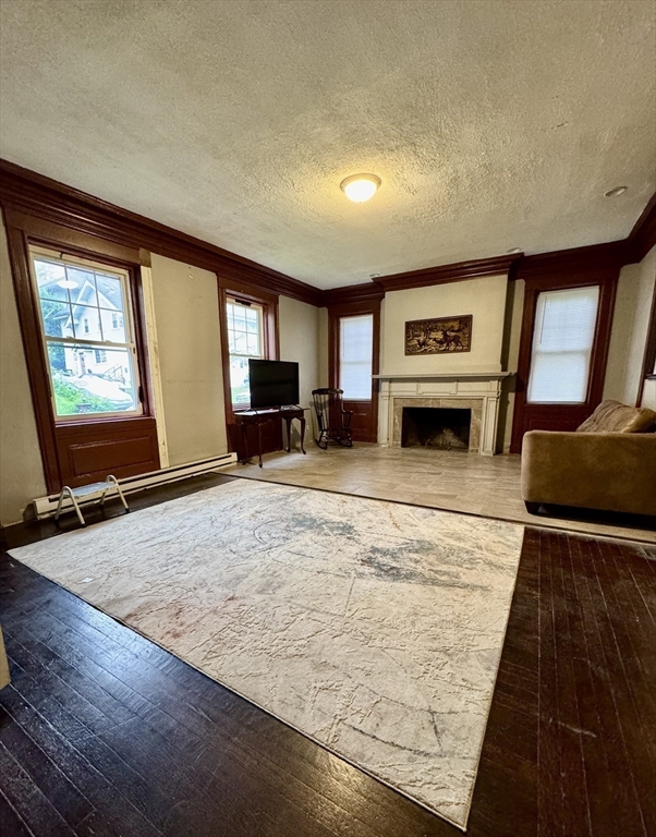 54 Ridgewood Place Springfield, MA 01105 - Photo 3 of 10