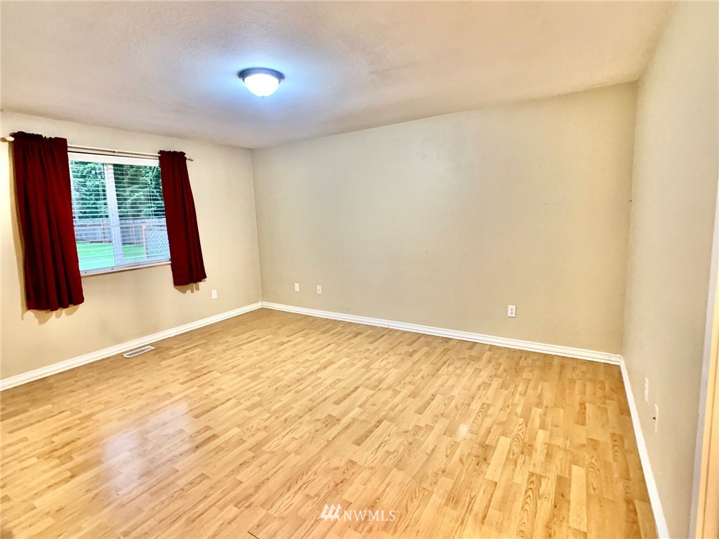 5424 187th Court Southwest Rochester, WA 98579 - Photo 11 of 21