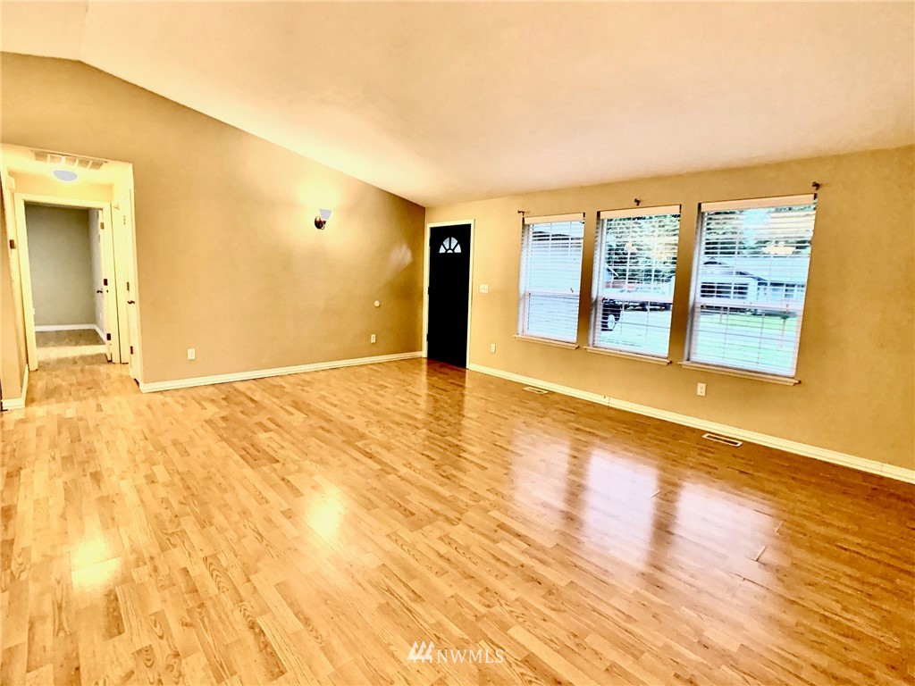 5424 187th Court Southwest Rochester, WA 98579 - Photo 5 of 21