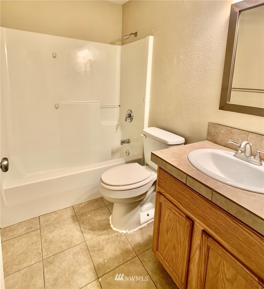 5424 187th Court Southwest Rochester, WA 98579 - Photo 8 of 21