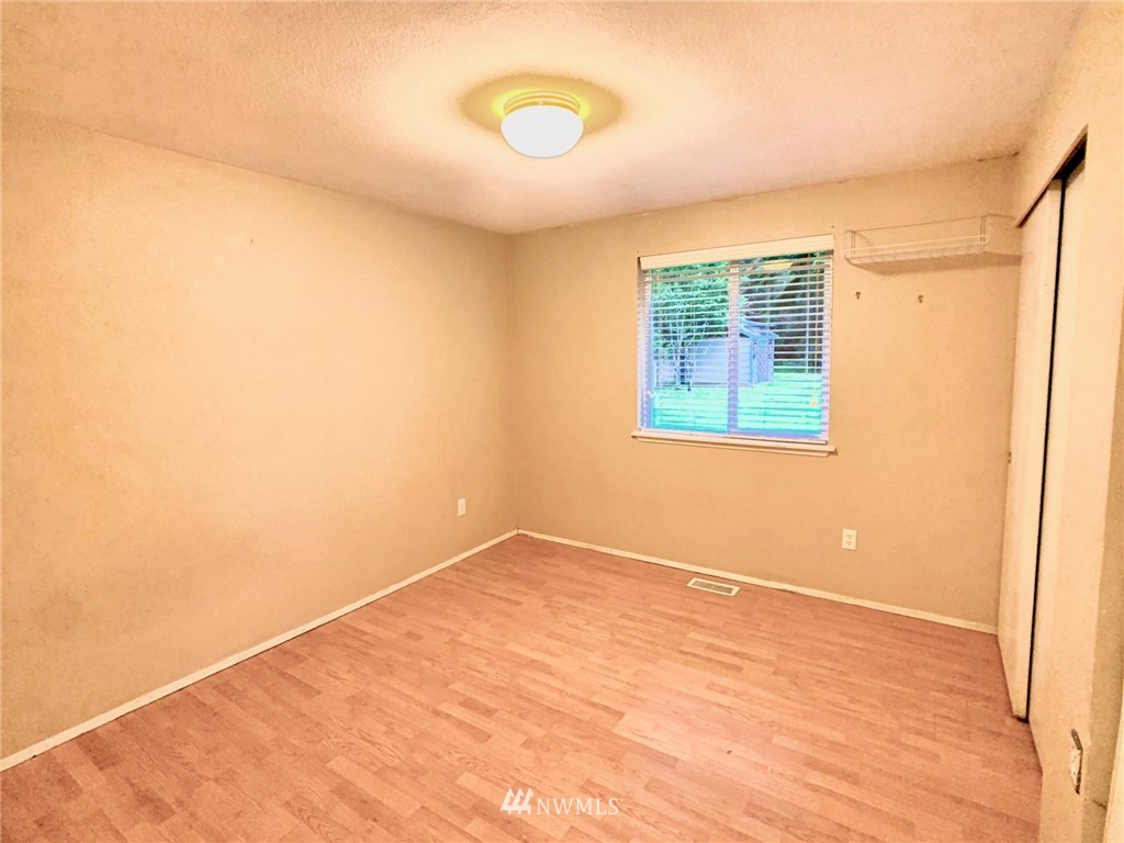 5424 187th Court Southwest Rochester, WA 98579 - Photo 9 of 21