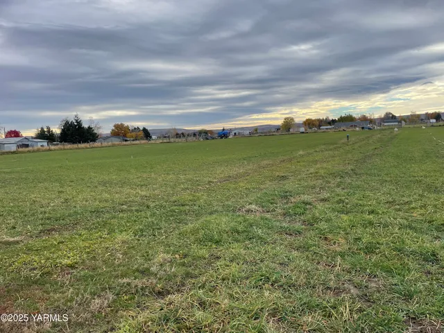 $249,900 | Nka Nka Douglas Rd/mcauley Road, Yakima, WA 98908
