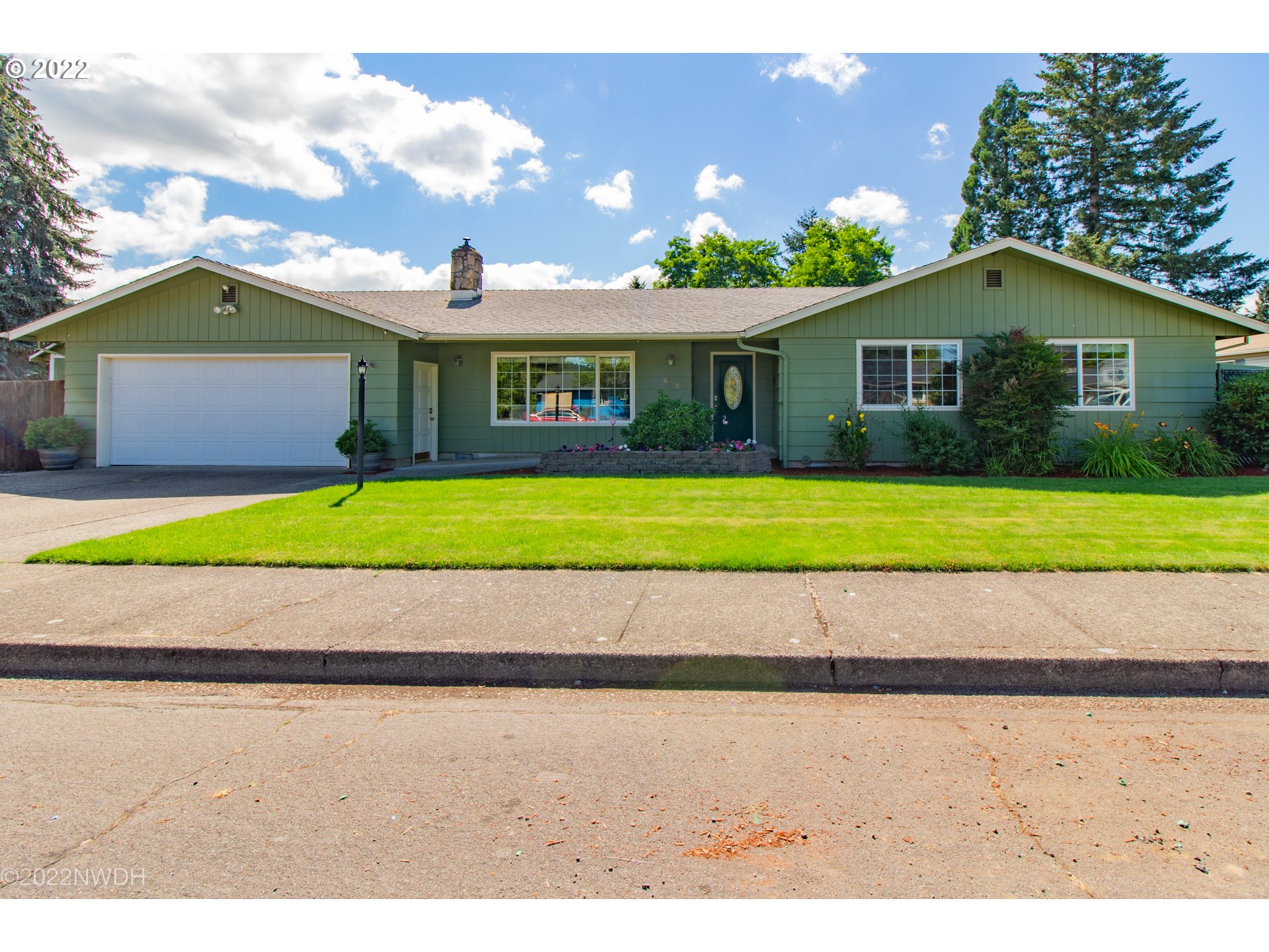 672 70th Street Springfield, OR 97478 - Photo 1 of 32 Gallery Image 1
