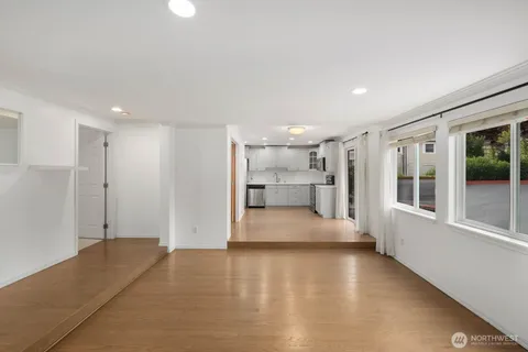 $325,000 | 12716 Northeast 120th Street, Unit H1, Kirkland, WA 98034