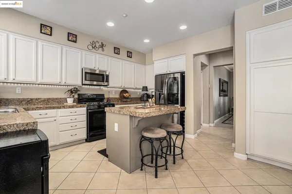 a view of a livingroom and dining room