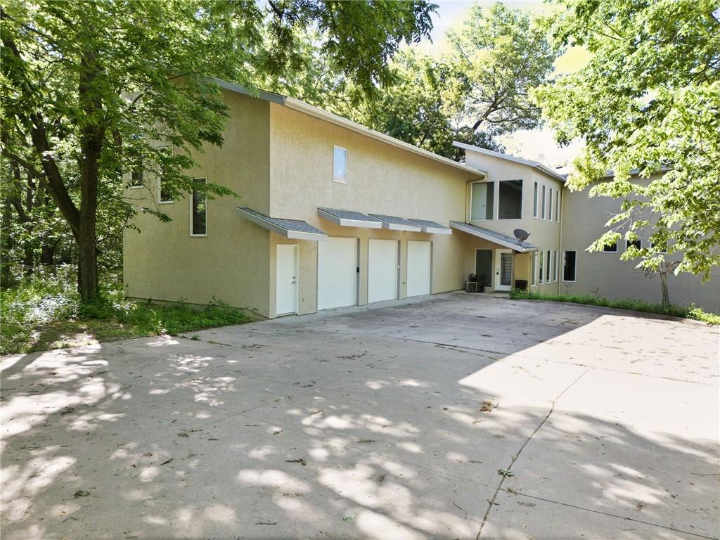 16371 Lake Point Drive Bonner Springs, KS 66012 - Photo 5 of 82