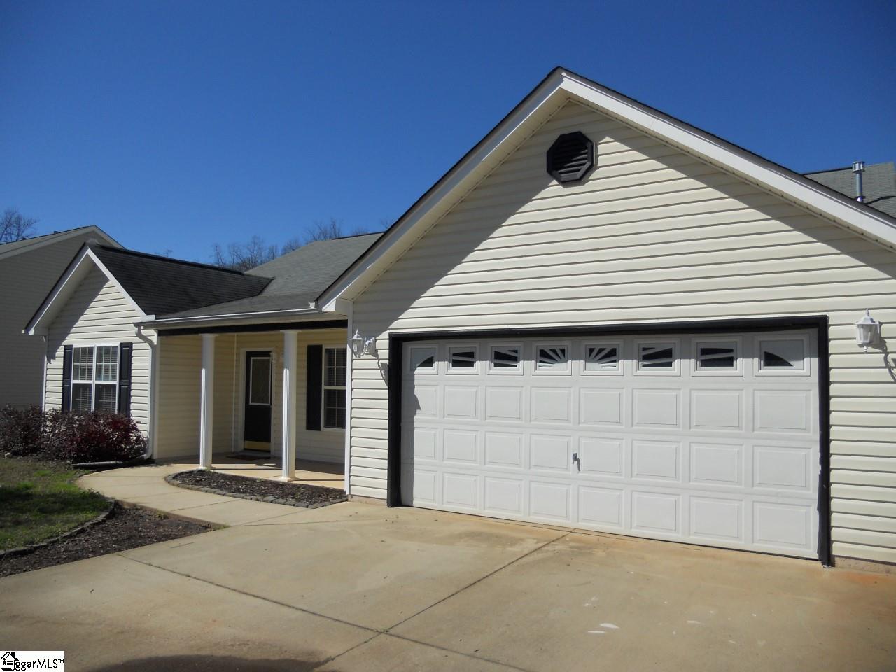 220 Rivers Edge Drive Easley, SC 29642 - Photo 2 of 32 Gallery Image 2