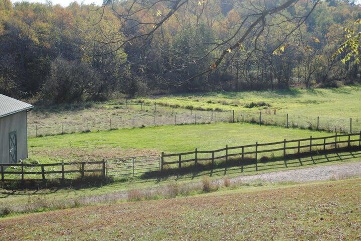 20561 Canada Road Howard, OH 43028 - Photo 14 of 33 3
