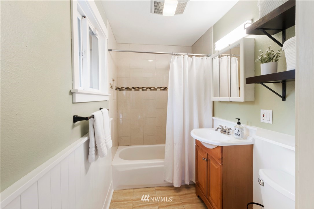 21119 7th Avenue West Bothell, WA 98021 - Photo 14 of 25