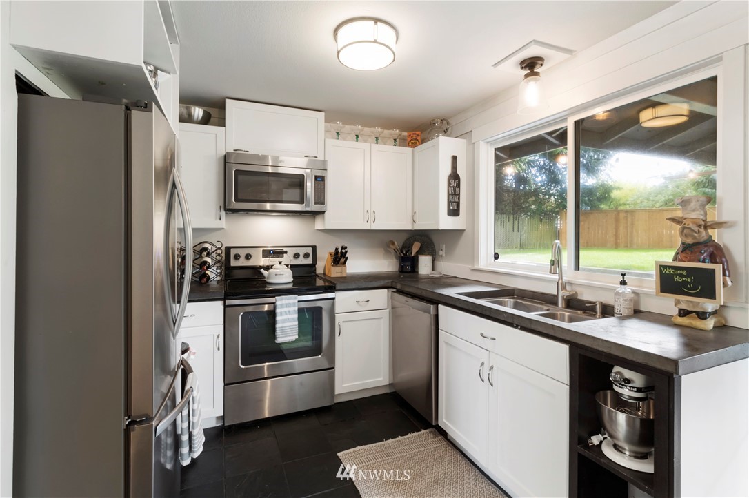21119 7th Avenue West Bothell, WA 98021 - Photo 8 of 25