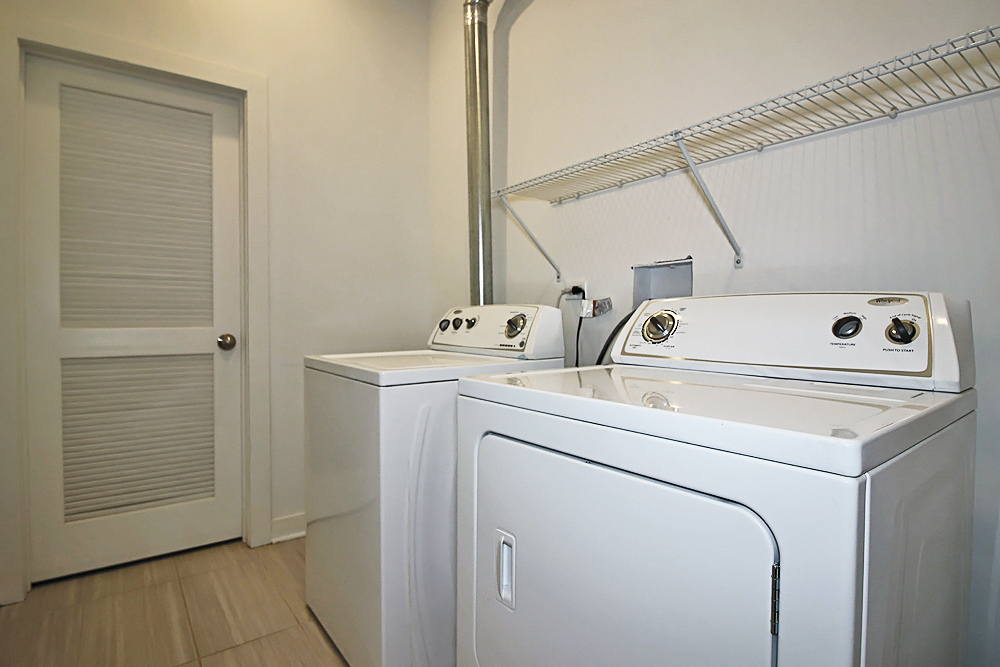1956 West Ohio Street, Unit 1W Chicago, IL 60622 - Photo 14 of 14 a utility room with dryer and washer
