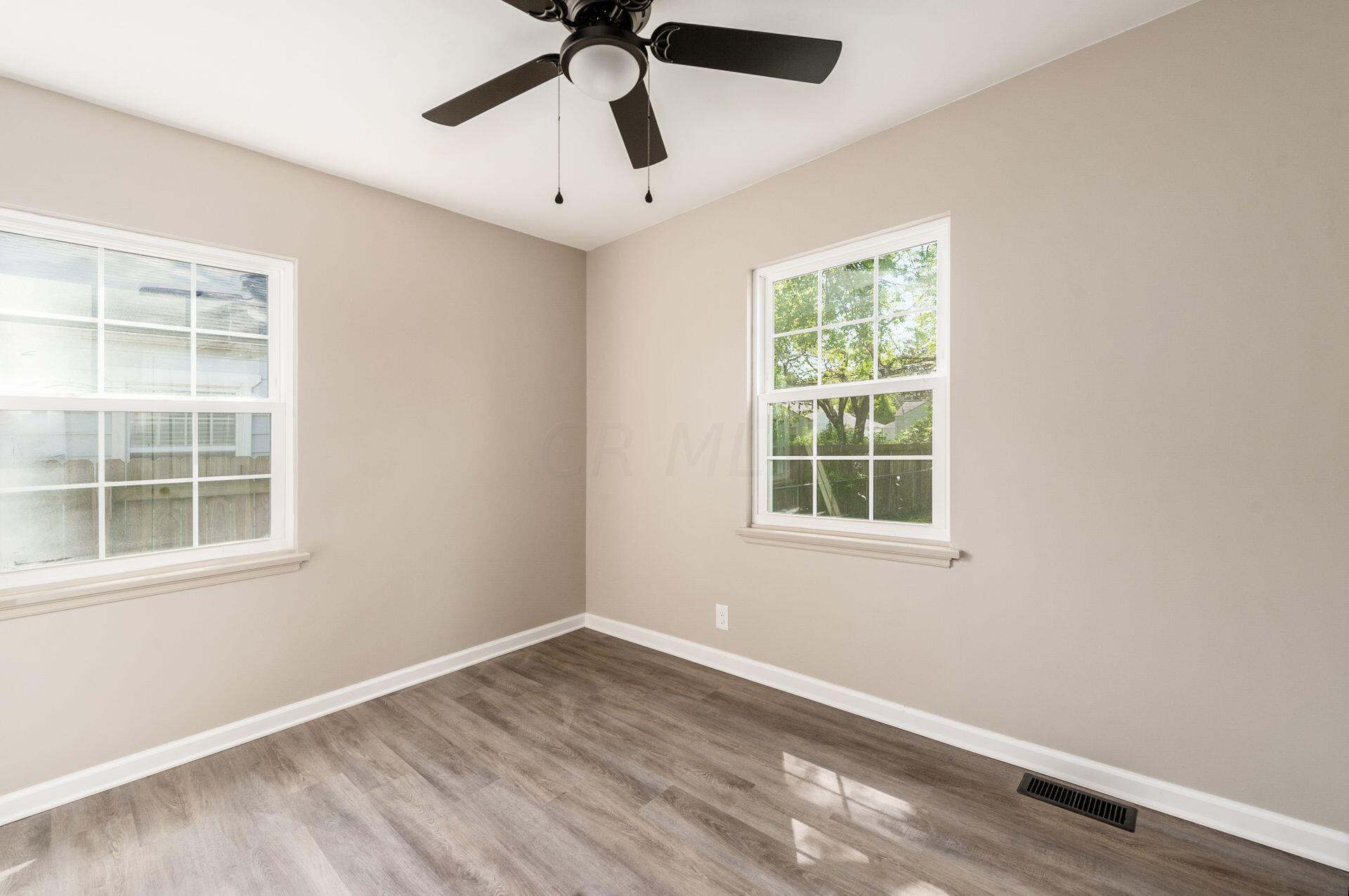 251 North Kellner Road Columbus, OH 43209 - Photo 14 of 31 First Bedroom