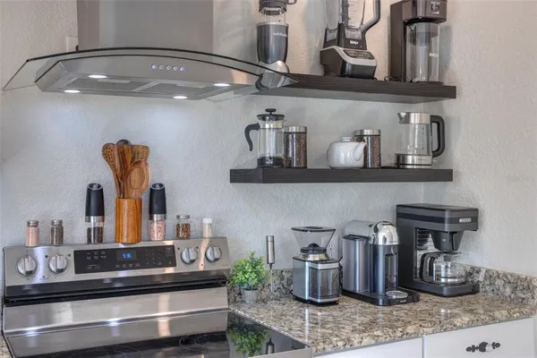 $2,400 | 117 East Euclid Avenue, DeLand, FL 32724