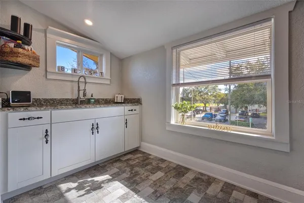 $2,400 | 117 East Euclid Avenue, DeLand, FL 32724