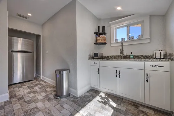 $2,400 | 117 East Euclid Avenue, DeLand, FL 32724