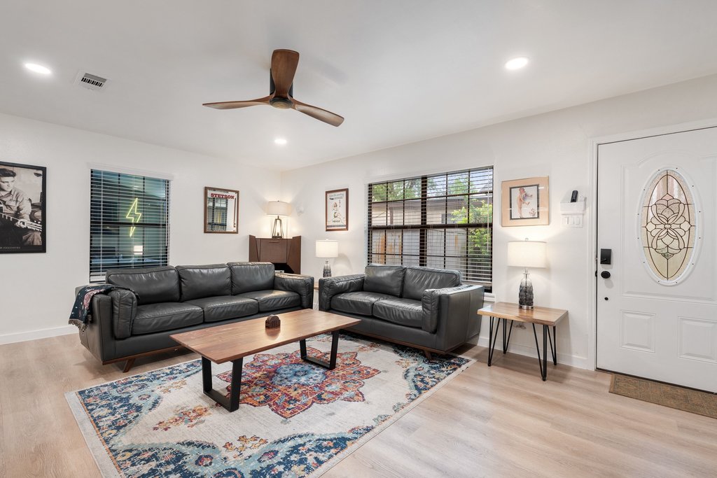1300 Haskell Street Austin, TX 78702 - Photo 28 of 32 living room duplex 2