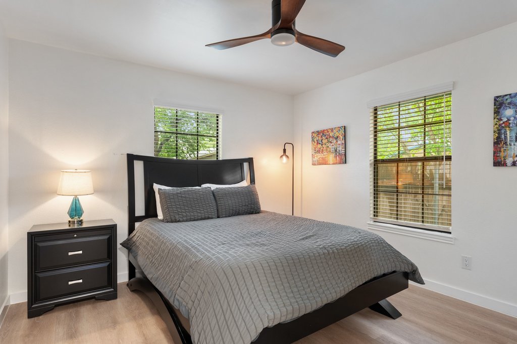 1300 Haskell Street Austin, TX 78702 - Photo 31 of 32 bedroom 2 duplex 2