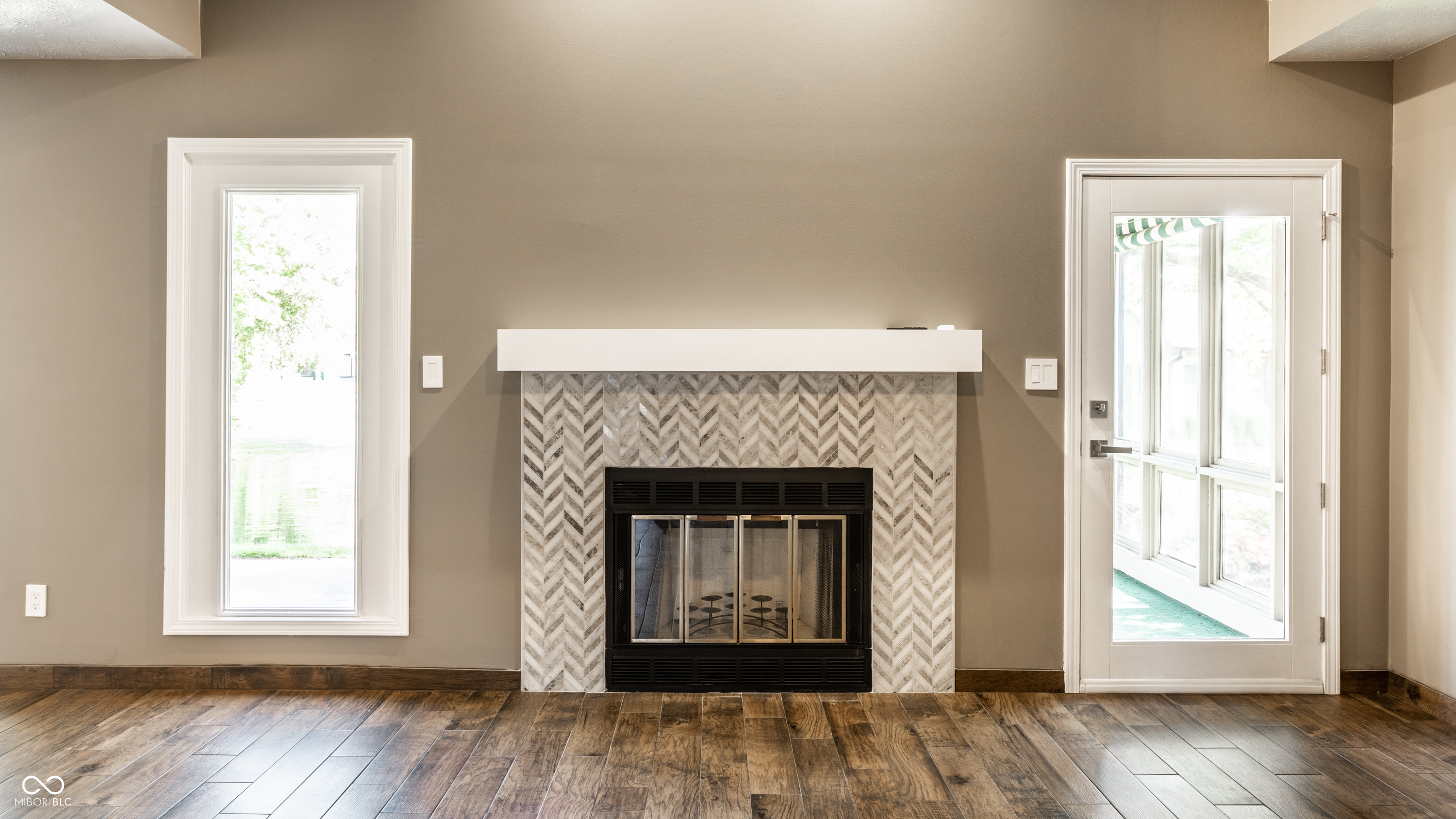 1663 Cloister Drive Indianapolis, IN 46260 - Photo 6 of 28