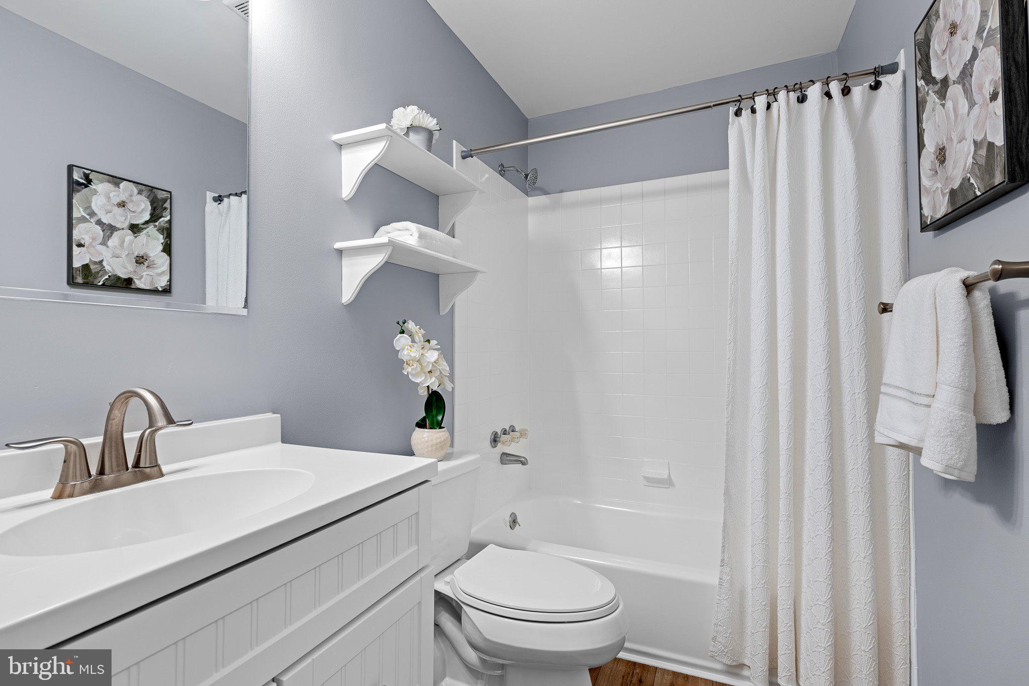 255 Merion Road Dover, DE 19904 - Photo 12 of 32 Main Floor Bathroom