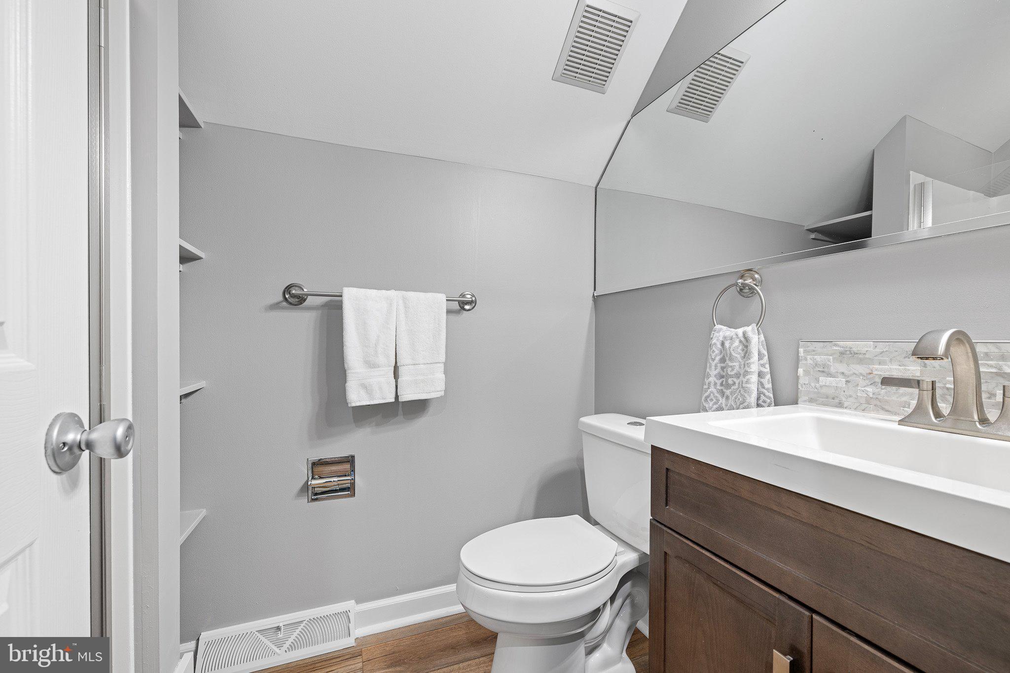 255 Merion Road Dover, DE 19904 - Photo 24 of 32 Upper Level Bathroom