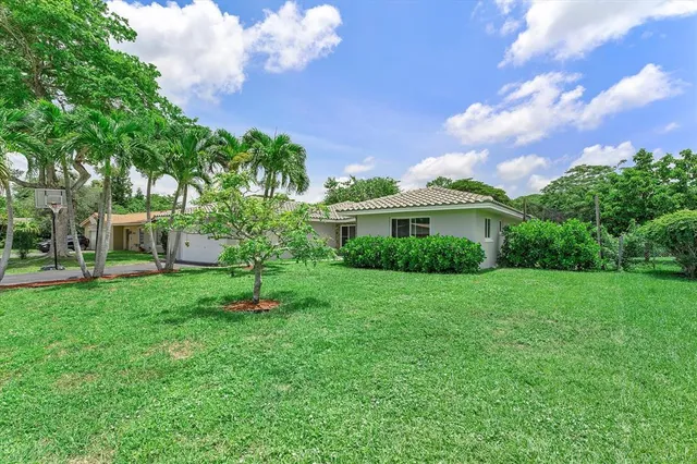 $575,000 | 2757 Northwest 83rd Terrace, Coral Springs, FL 33065