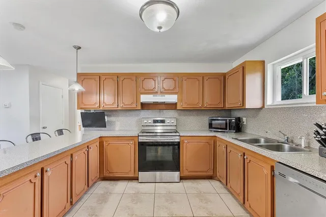 $575,000 | 2757 Northwest 83rd Terrace, Coral Springs, FL 33065