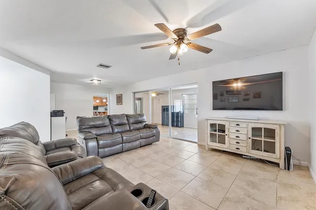 $575,000 | 2757 Northwest 83rd Terrace, Coral Springs, FL 33065