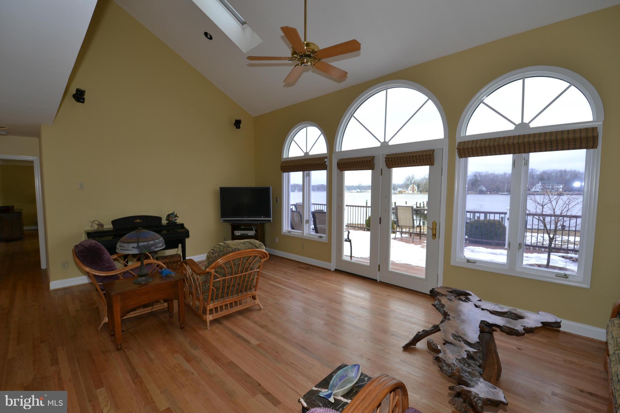 1121 Cherry Point Road West River, MD 20778 - Photo 11 of 27 Living Room