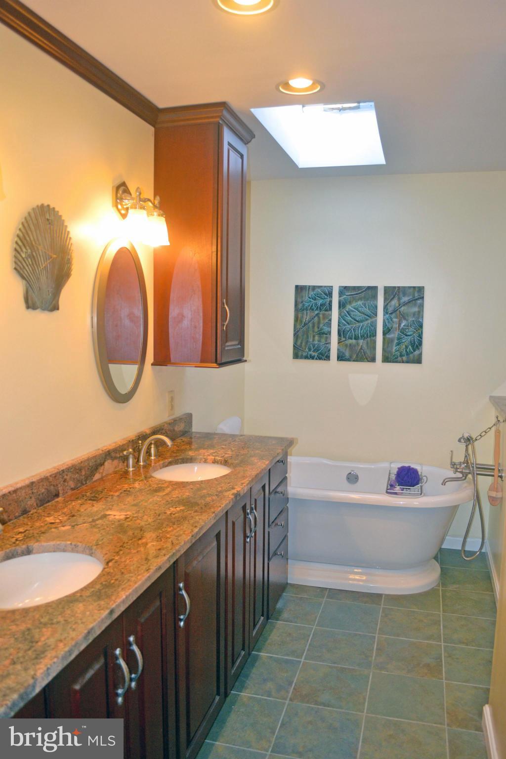 1121 Cherry Point Road West River, MD 20778 - Photo 15 of 27 Bath (Master)