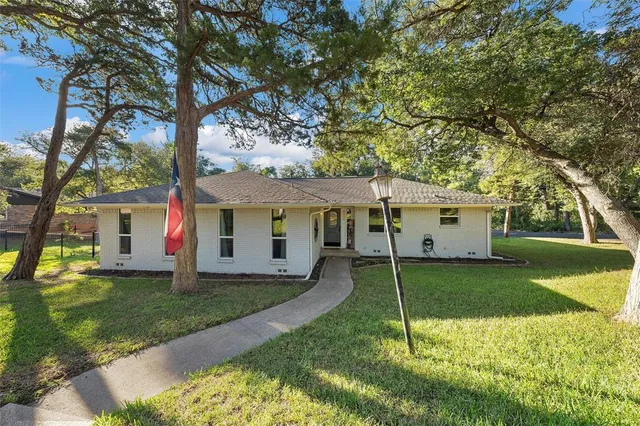 a house that has a backyard