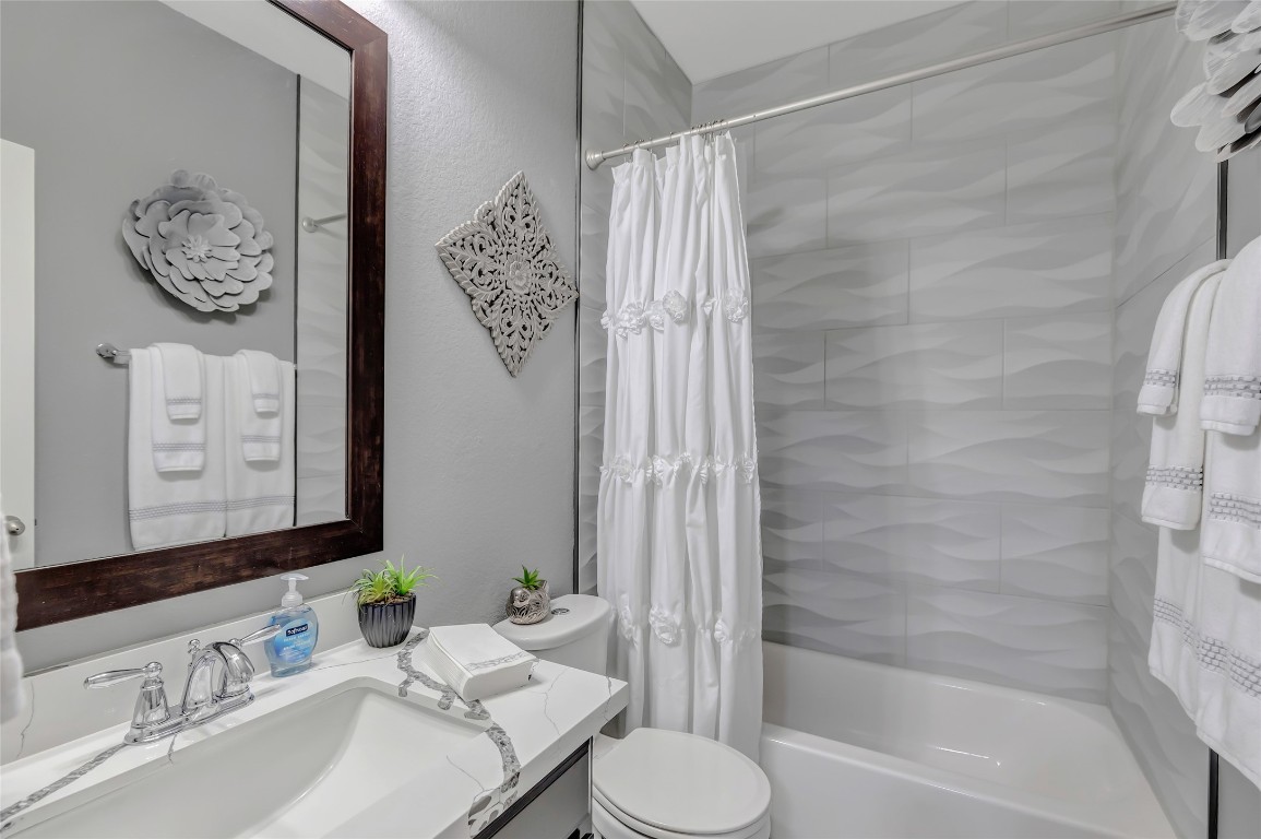 22202 Warm Terrace Lane Spring, TX 77389 - Photo 12 of 31 Secondary Bath