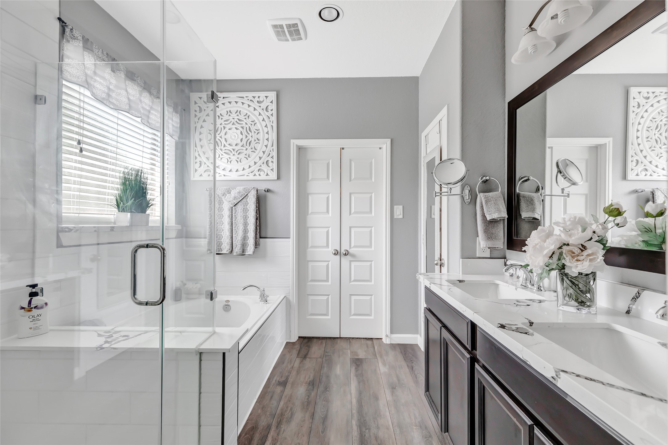 22202 Warm Terrace Lane Spring, TX 77389 - Photo 8 of 31 Primary Bath with sep, shower and soaking tub